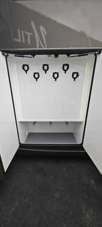 Camion per Cavalli Krismar Volvo FH500 6 chevaux gamme pro 2025 Nuovo