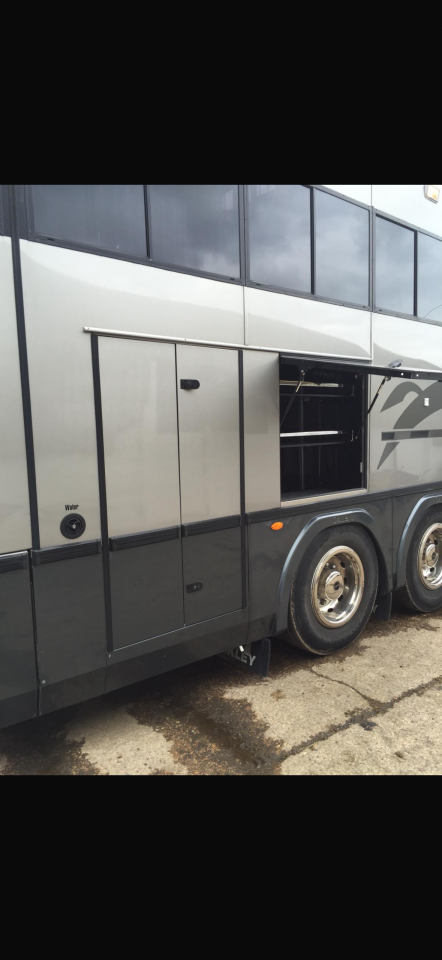 Van per Cavalli Oakley Scania 340 2006 Occasione