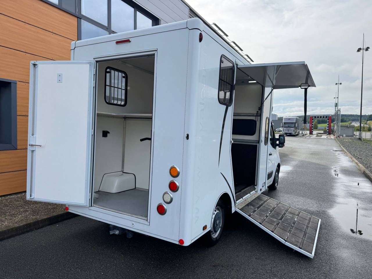 Van per Cavalli Cavalcar CAVALCAR 5 PLACES 2020 Occasione