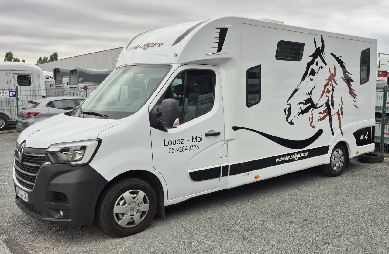 Van per Cavalli Renault  2023 Occasione