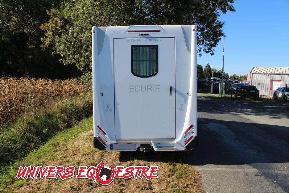 Van per Cavalli Renault  2023 Occasione