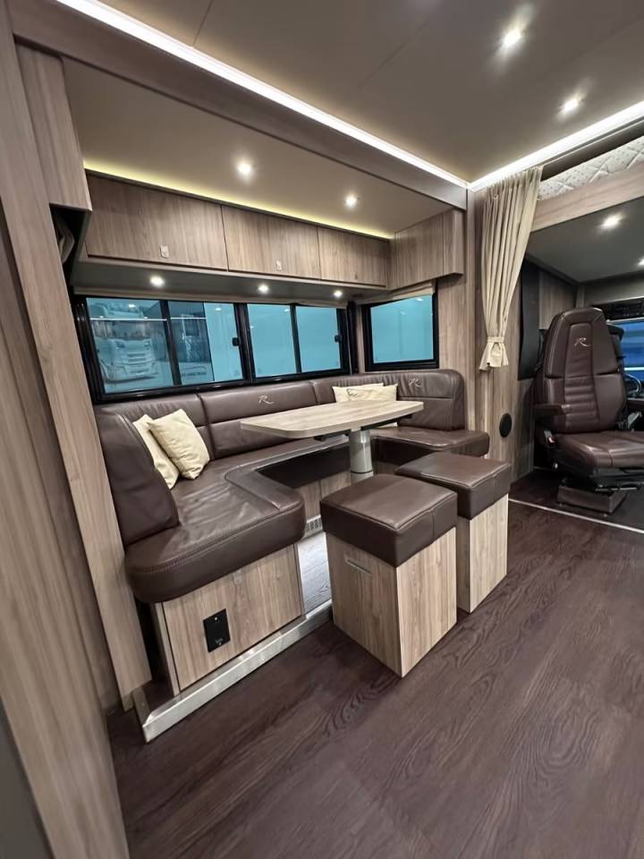 Camion per Cavalli Altra marca VOLVO 0 Occasione