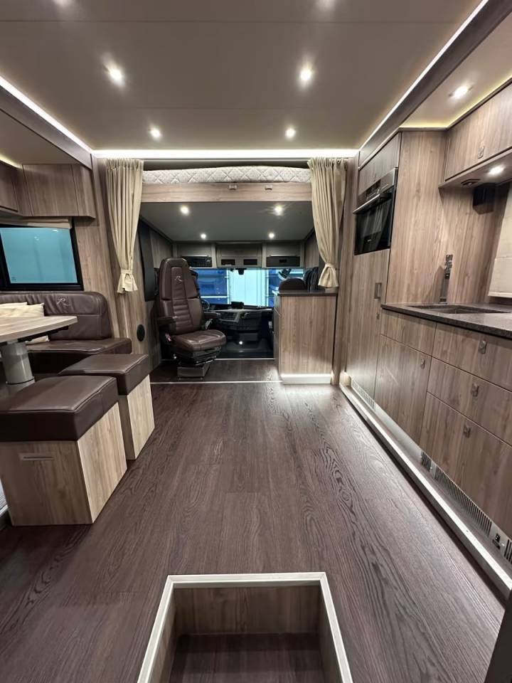 Camion per Cavalli Altra marca VOLVO 0 Occasione