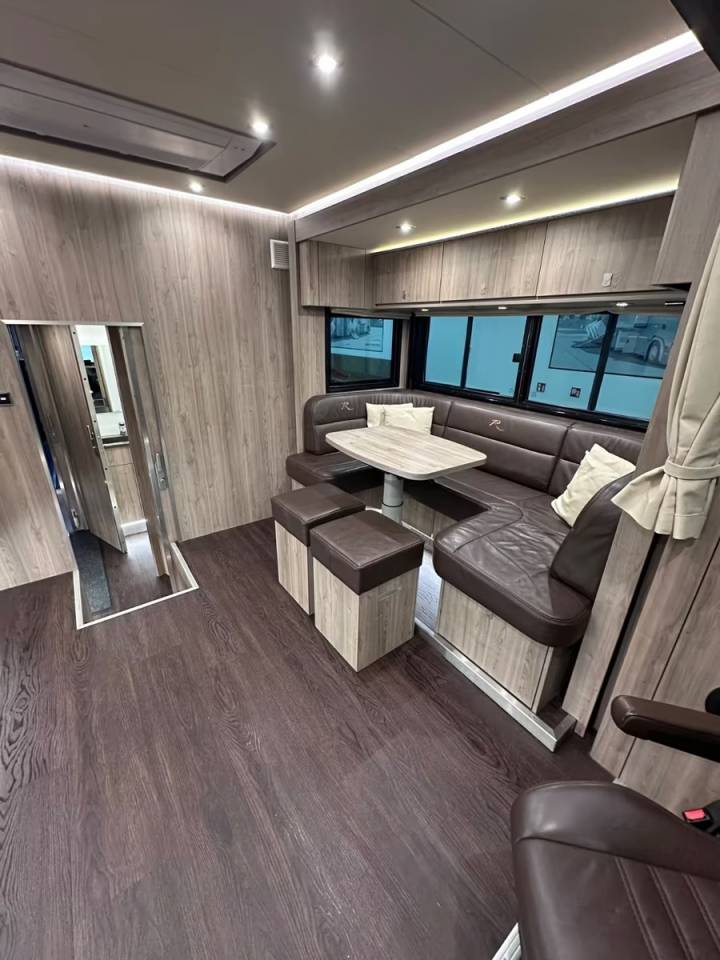 Camion per Cavalli Altra marca VOLVO 0 Occasione