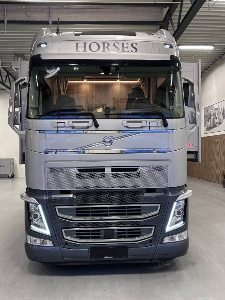 Camion per Cavalli Altra marca VOLVO 0 Occasione