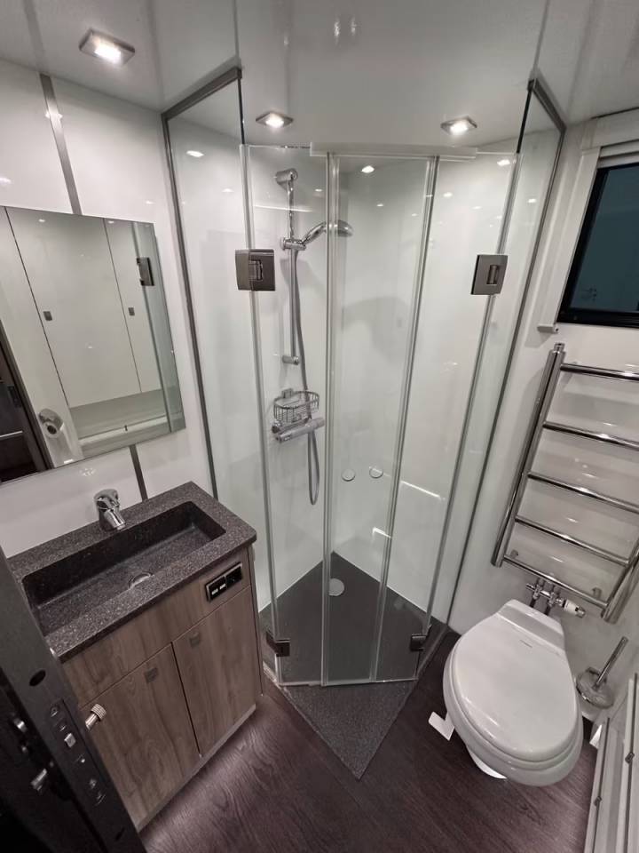 Camion per Cavalli Altra marca VOLVO 0 Occasione