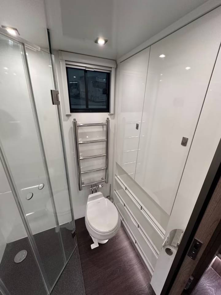 Camion per Cavalli Altra marca VOLVO 0 Occasione