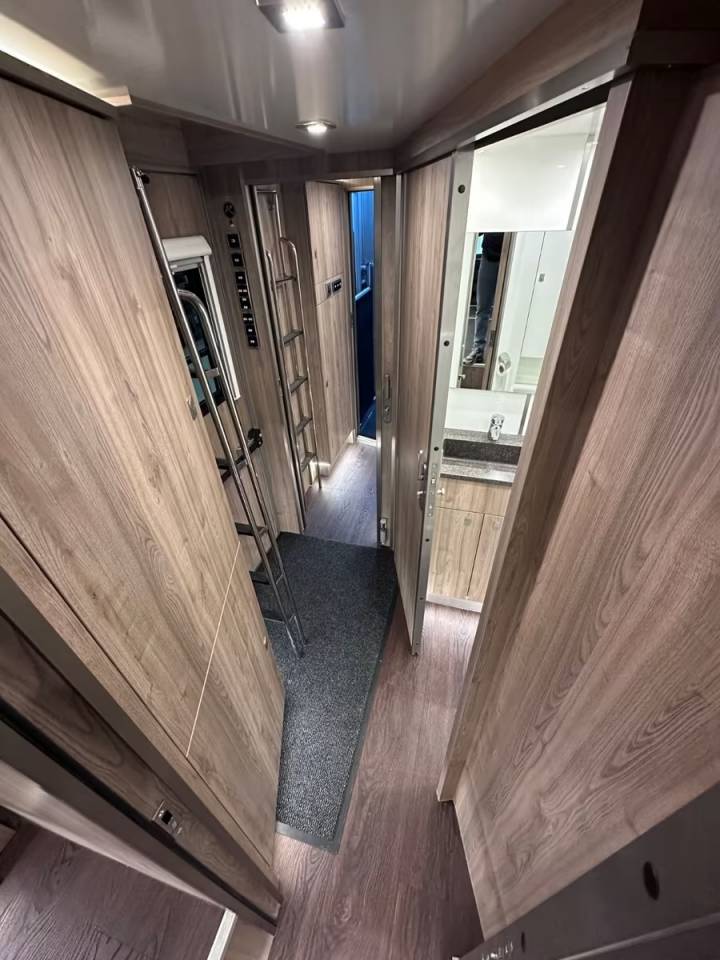 Camion per Cavalli Altra marca VOLVO 0 Occasione