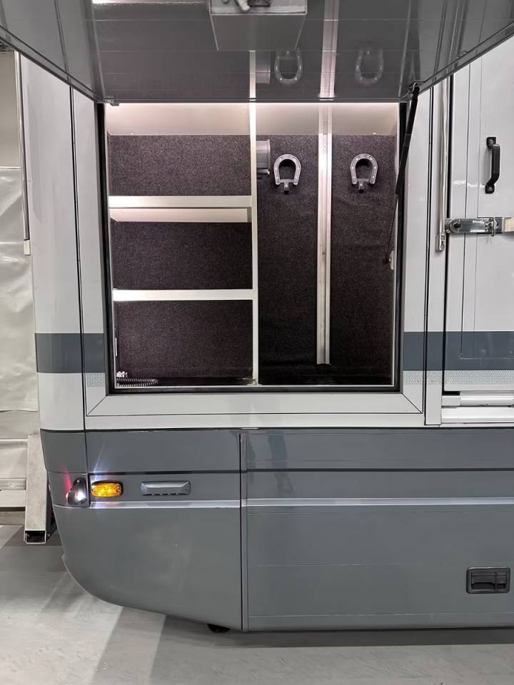 Camion per Cavalli Altra marca VOLVO 0 Occasione