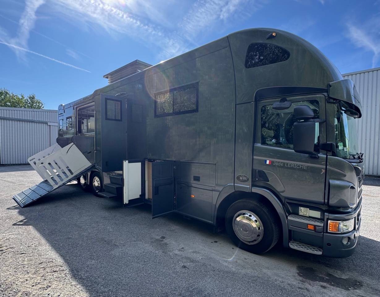 Camion per Cavalli STX SCANIA 2014 Occasione