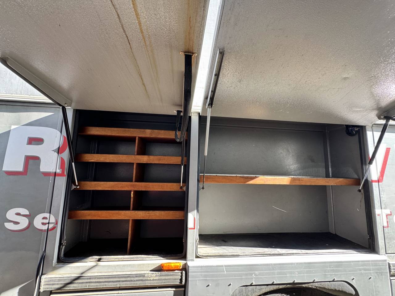 Camion per Cavalli Scania 94XS 2000 Occasione