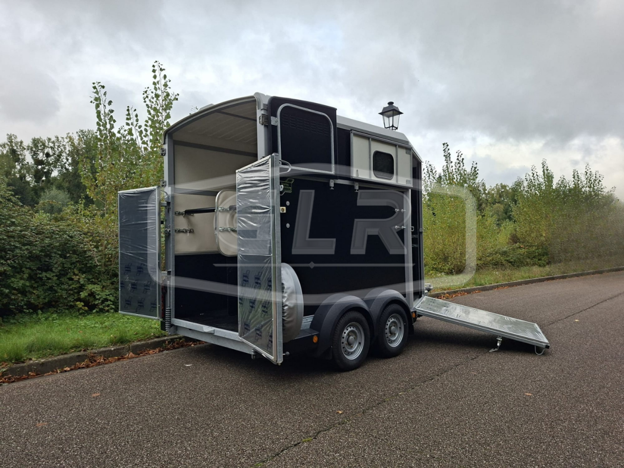 Trailer Ifor Williams HB 511 PONT PORTE 2 Cavalli 2025 Nuovo