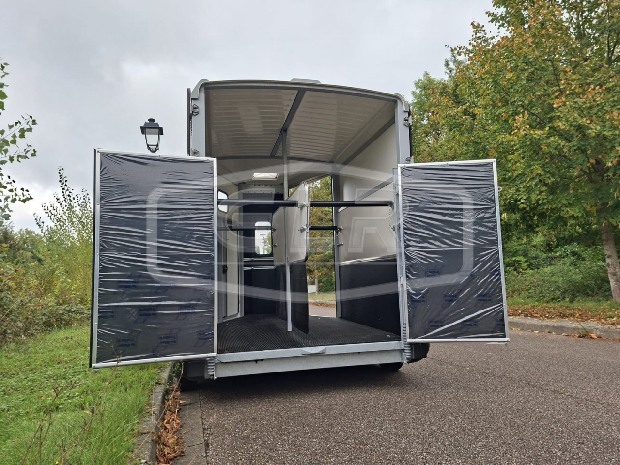 Trailer Ifor Williams HB 511 PONT PORTE 2 Cavalli 2025 Nuovo