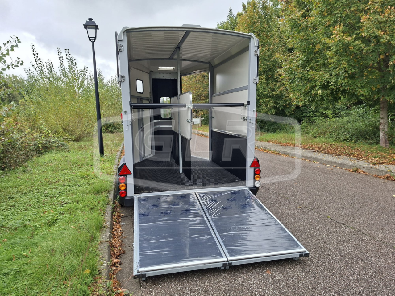 Trailer Ifor Williams HB 511 PONT PORTE 2 Cavalli 2025 Nuovo