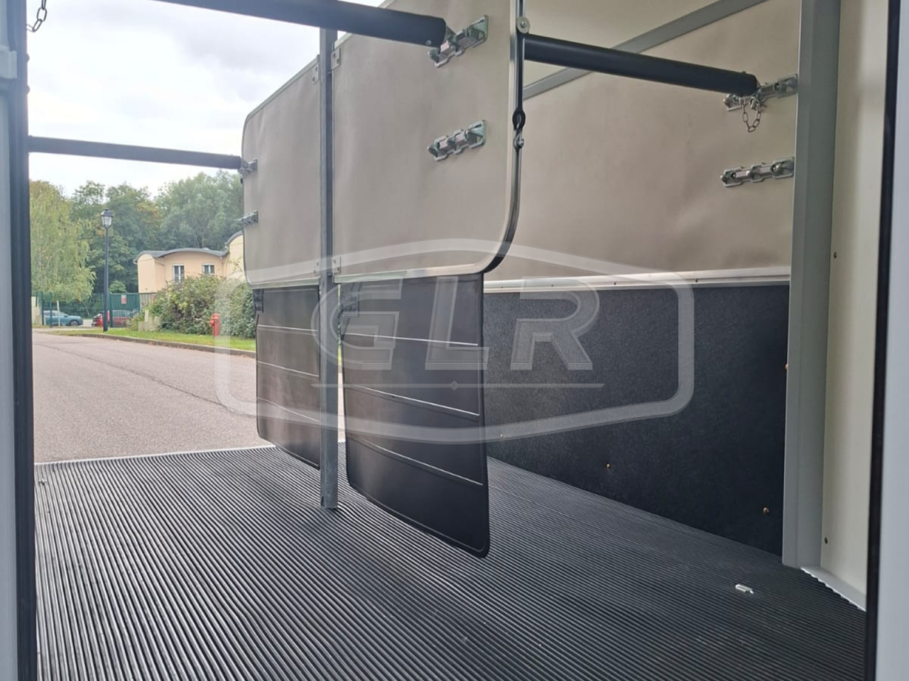 Trailer Ifor Williams HB 511 2 Cavalli 2025 Nuovo