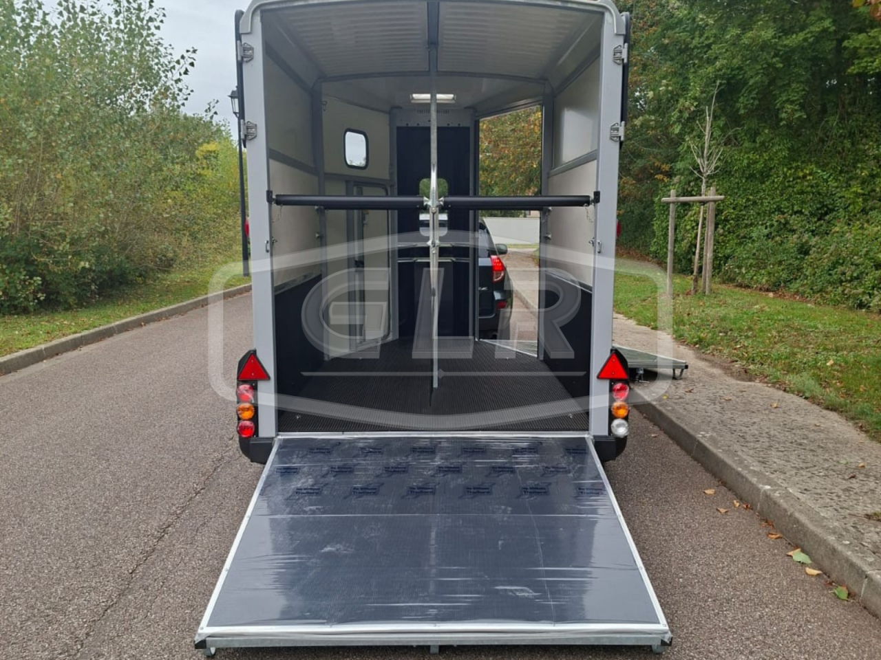 Trailer Ifor Williams HB 511 2 Cavalli 2025 Nuovo