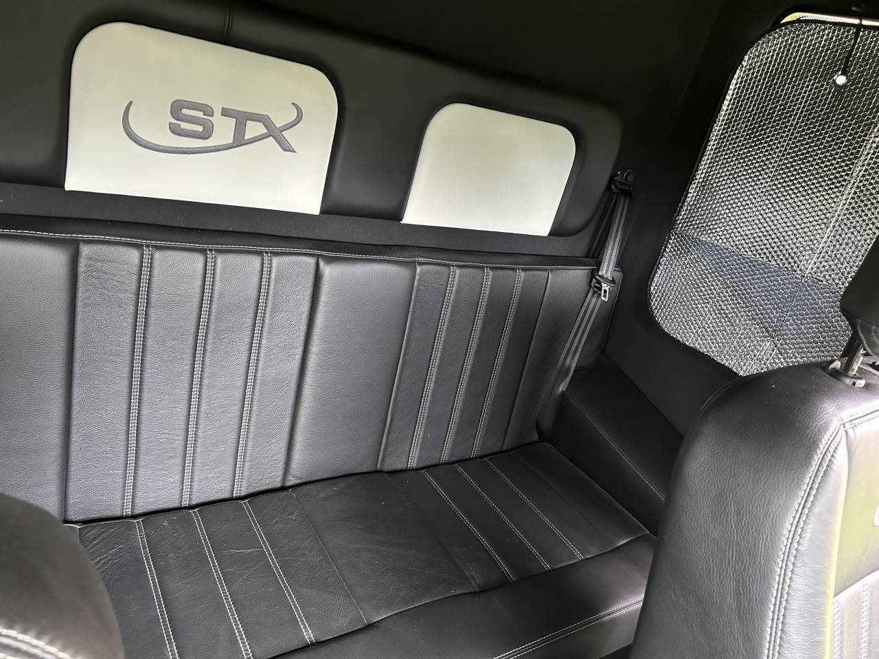 Van per Cavalli STX 5 places assises stalles 2021 Occasione