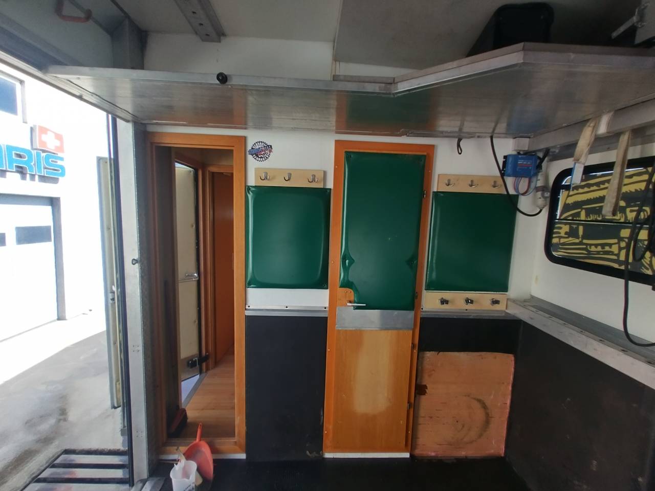 Camion per Cavalli Scania L144 6x2 2003 Occasione