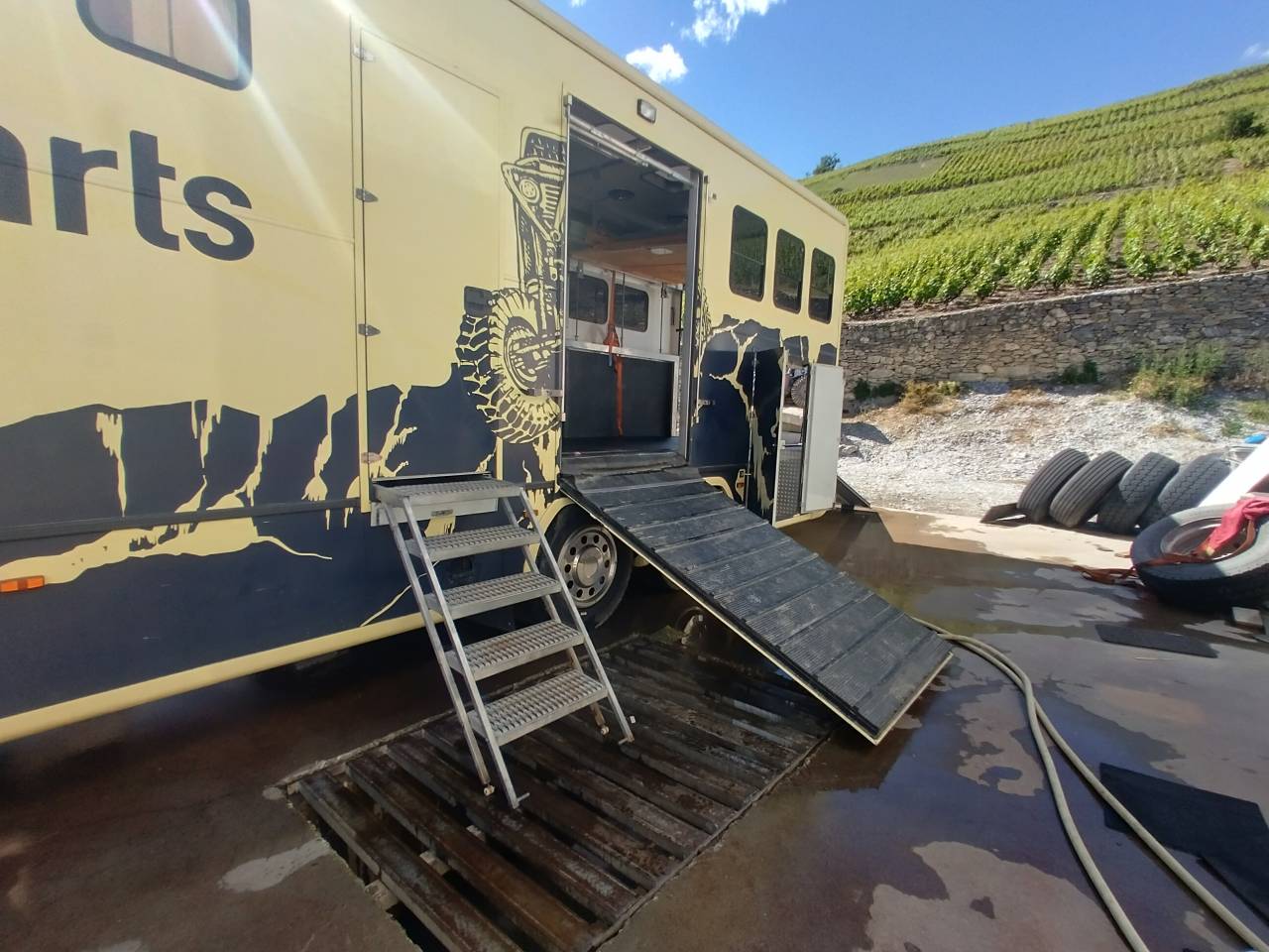 Camion per Cavalli Scania L144 6x2 2003 Occasione