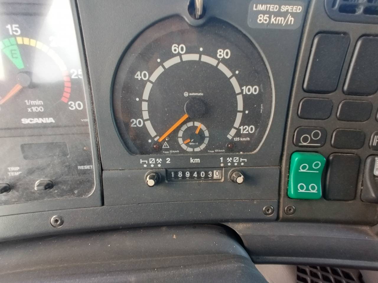 Camion per Cavalli Scania L144 6x2 2003 Occasione