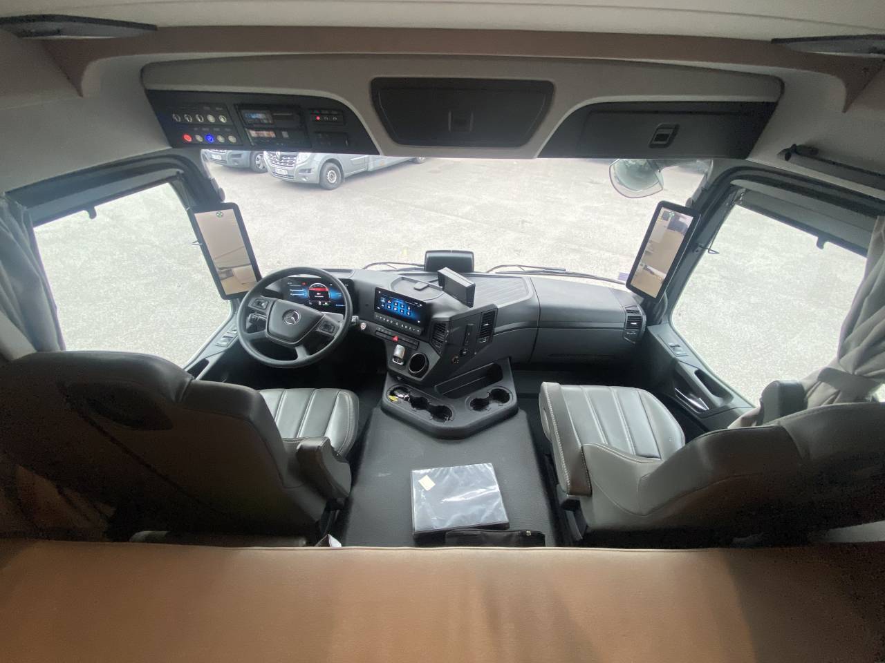 Camion per Cavalli AKX  2024 Occasione