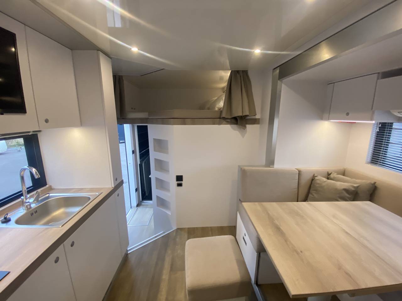 Camion per Cavalli AKX  2024 Occasione