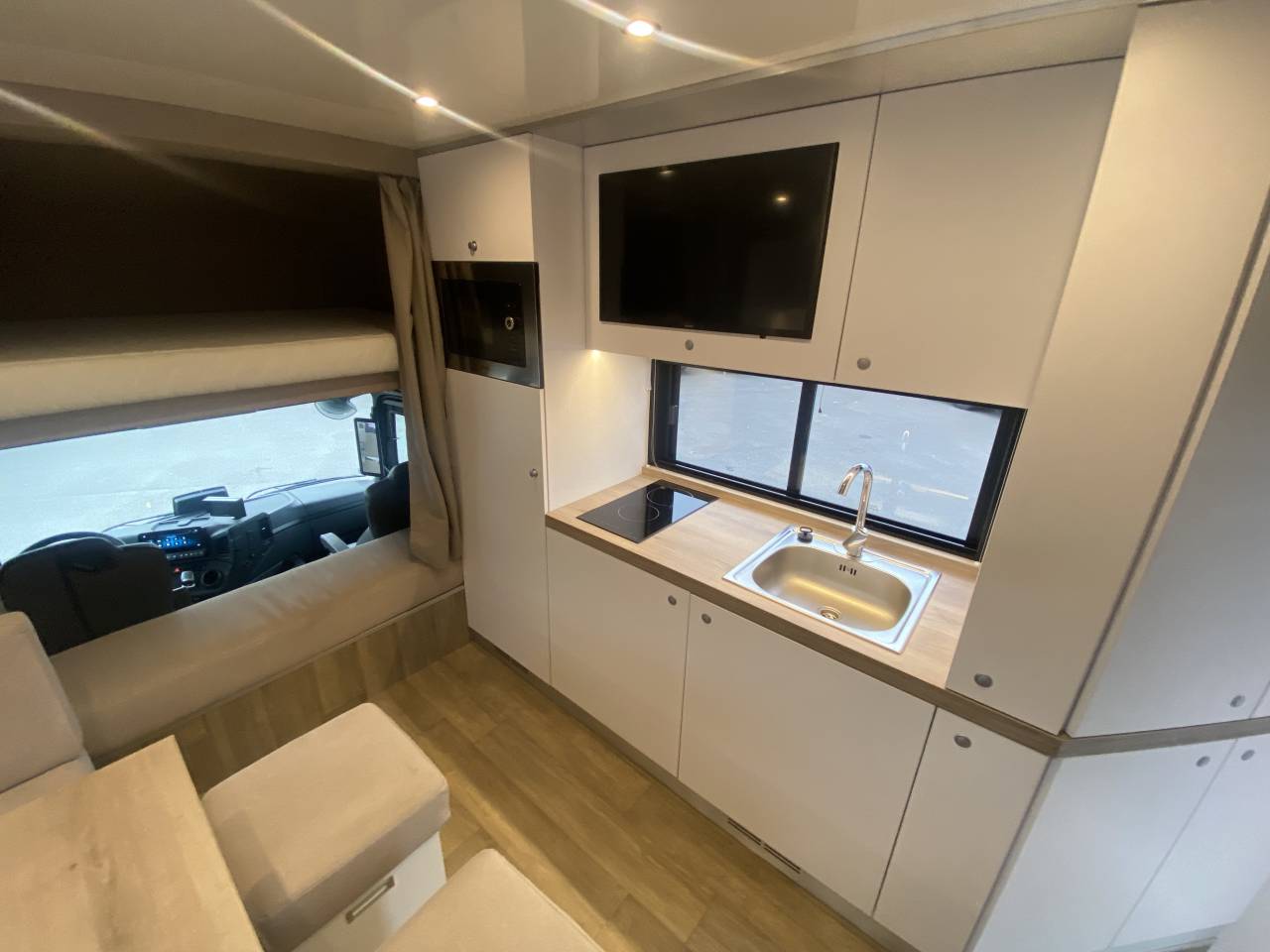 Camion per Cavalli AKX  2024 Occasione