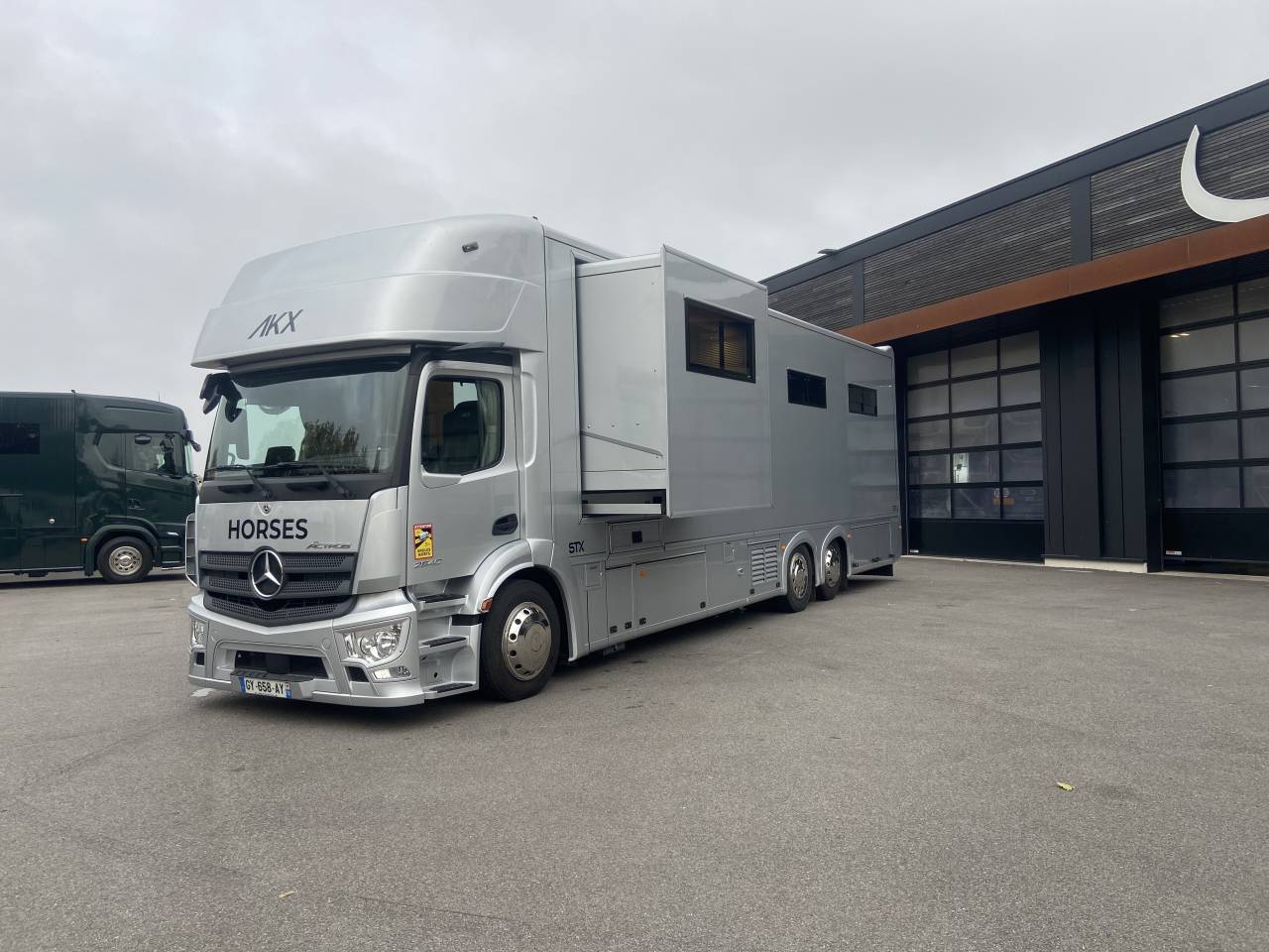 Camion per Cavalli AKX  2024 Occasione