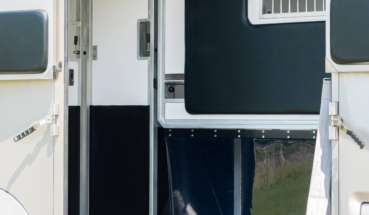 Van per Cavalli AKX Akx stallion 2025 Nuovo