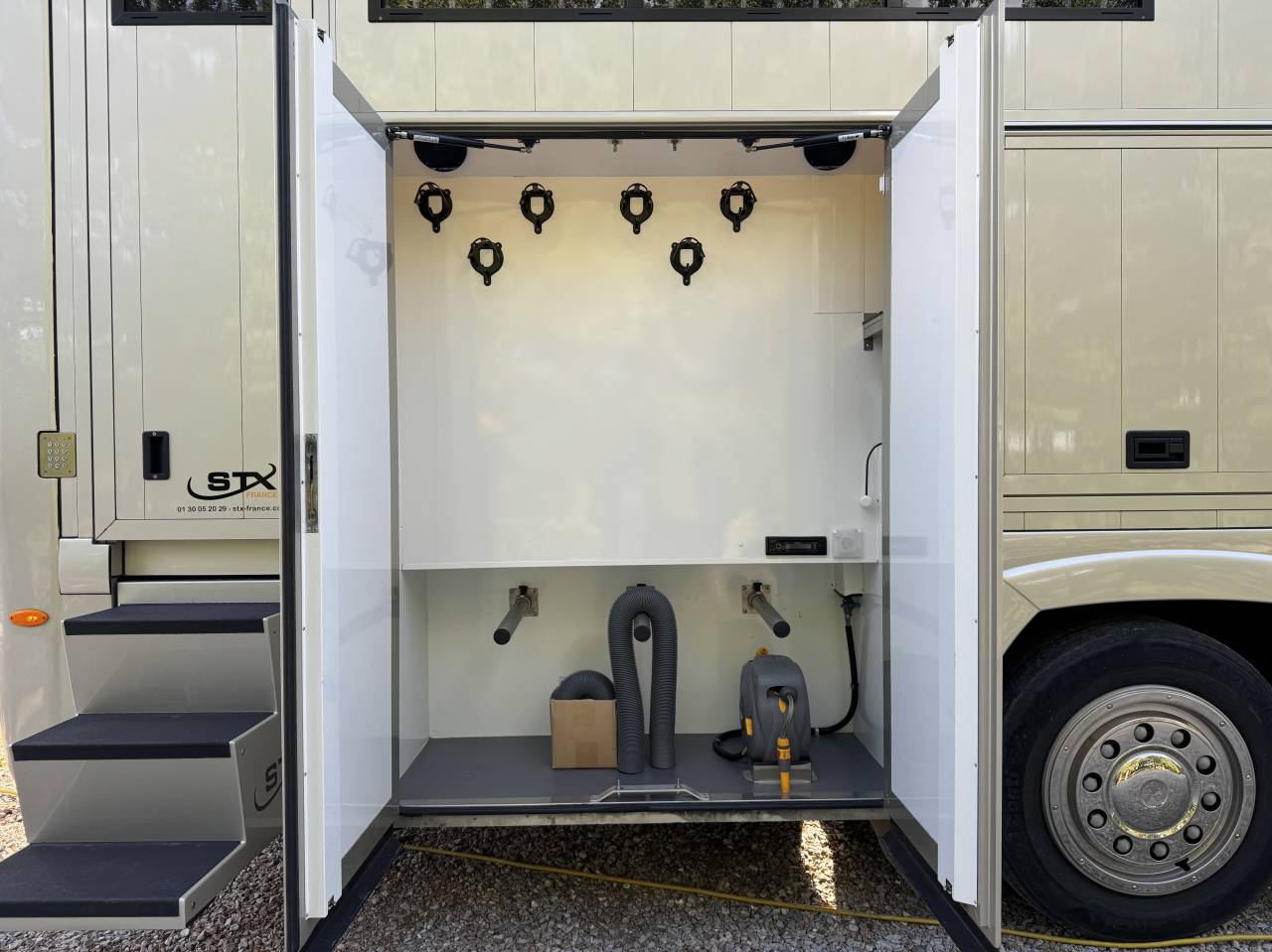 Camion per Cavalli STX VOLVO 2020 Occasione