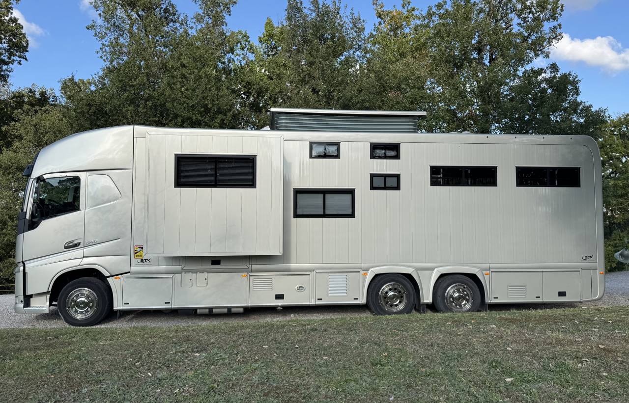 Camion per Cavalli STX VOLVO 2020 Occasione