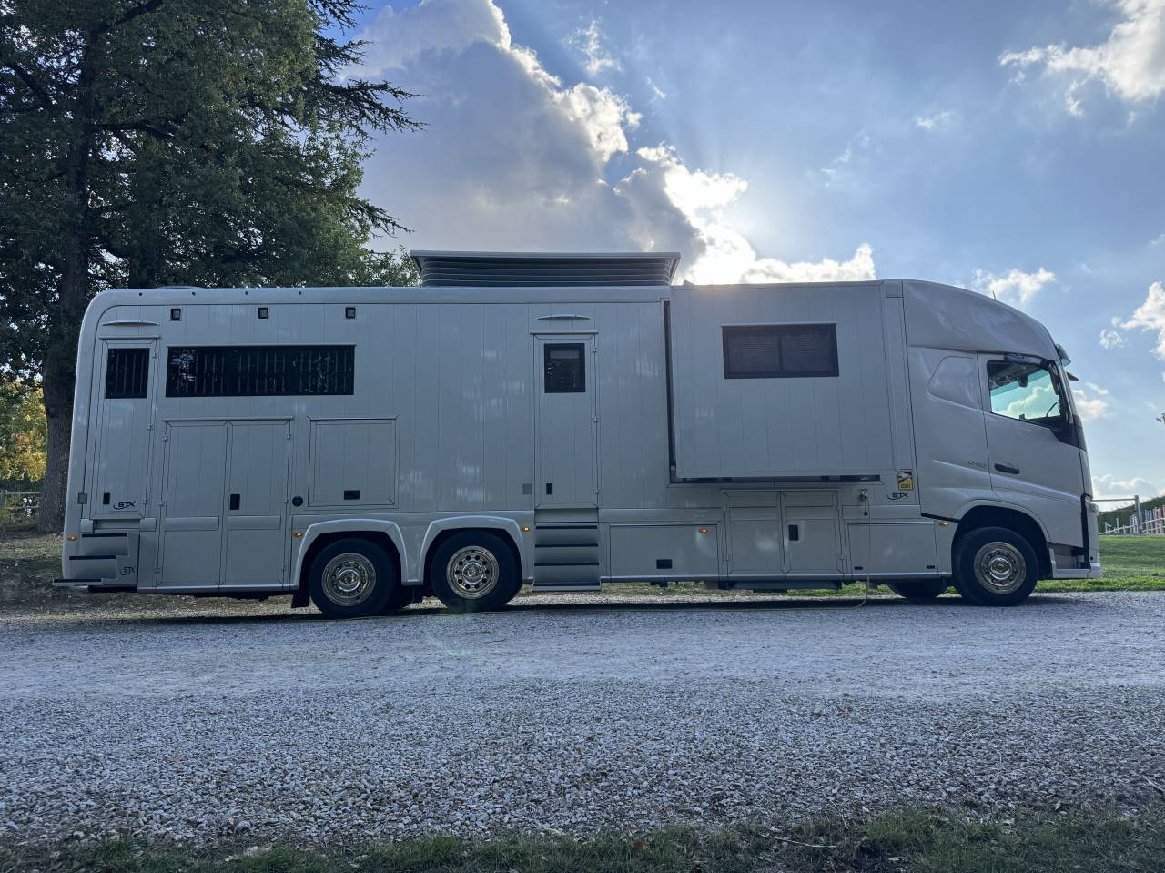 Camion per Cavalli STX VOLVO 2020 Occasione