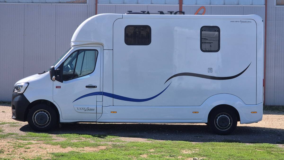 Van per Cavalli Laissac Utilitari Renault Master 2022 Occasione