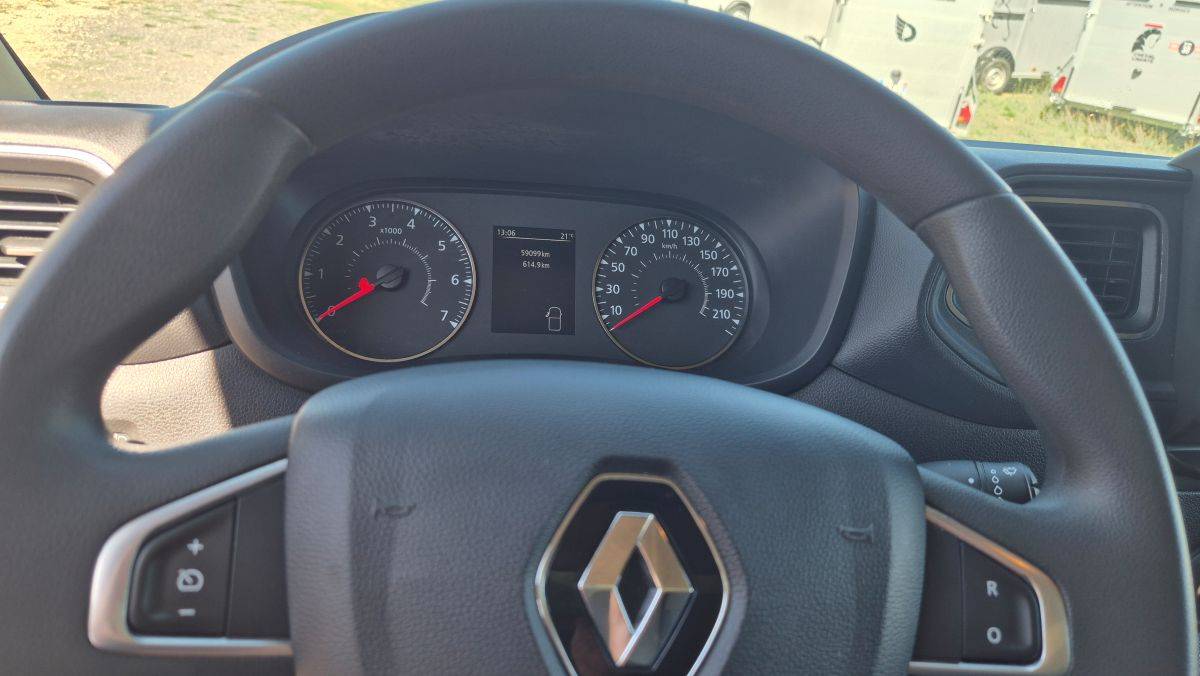 Van per Cavalli Laissac Utilitari Renault Master 2022 Occasione