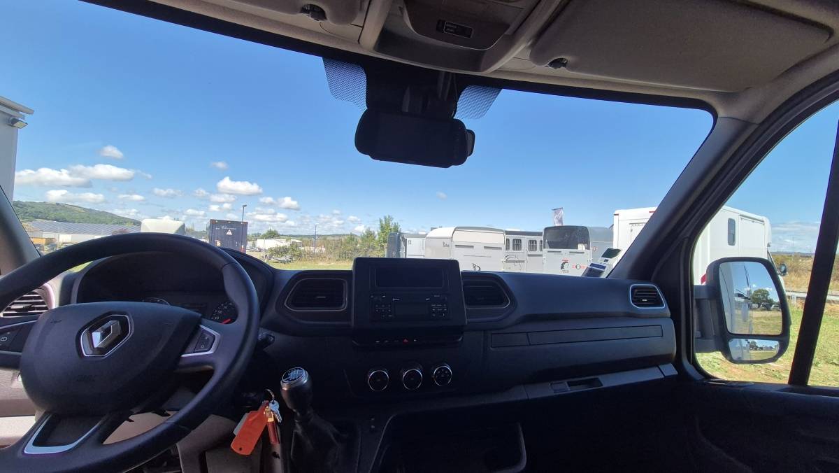 Van per Cavalli Laissac Utilitari Renault Master 2022 Occasione