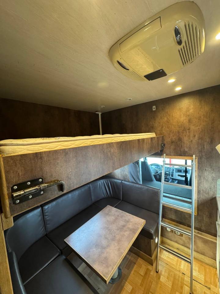 Camion per Cavalli Volvo VOLVO 2009 Occasione