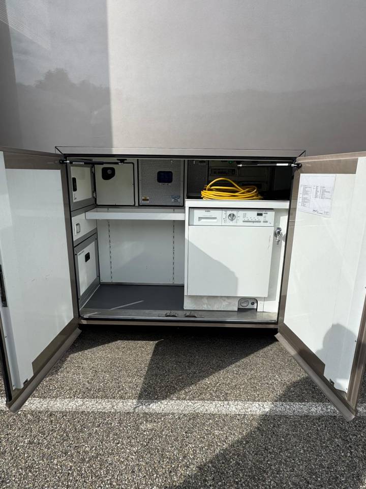 Camion per Cavalli EQUIX MERCEDES 2016 Occasione