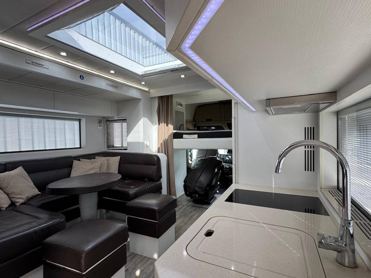 Camion per Cavalli EQUIX MERCEDES 2016 Occasione