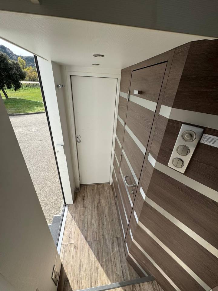 Camion per Cavalli EQUIX MERCEDES 2016 Occasione