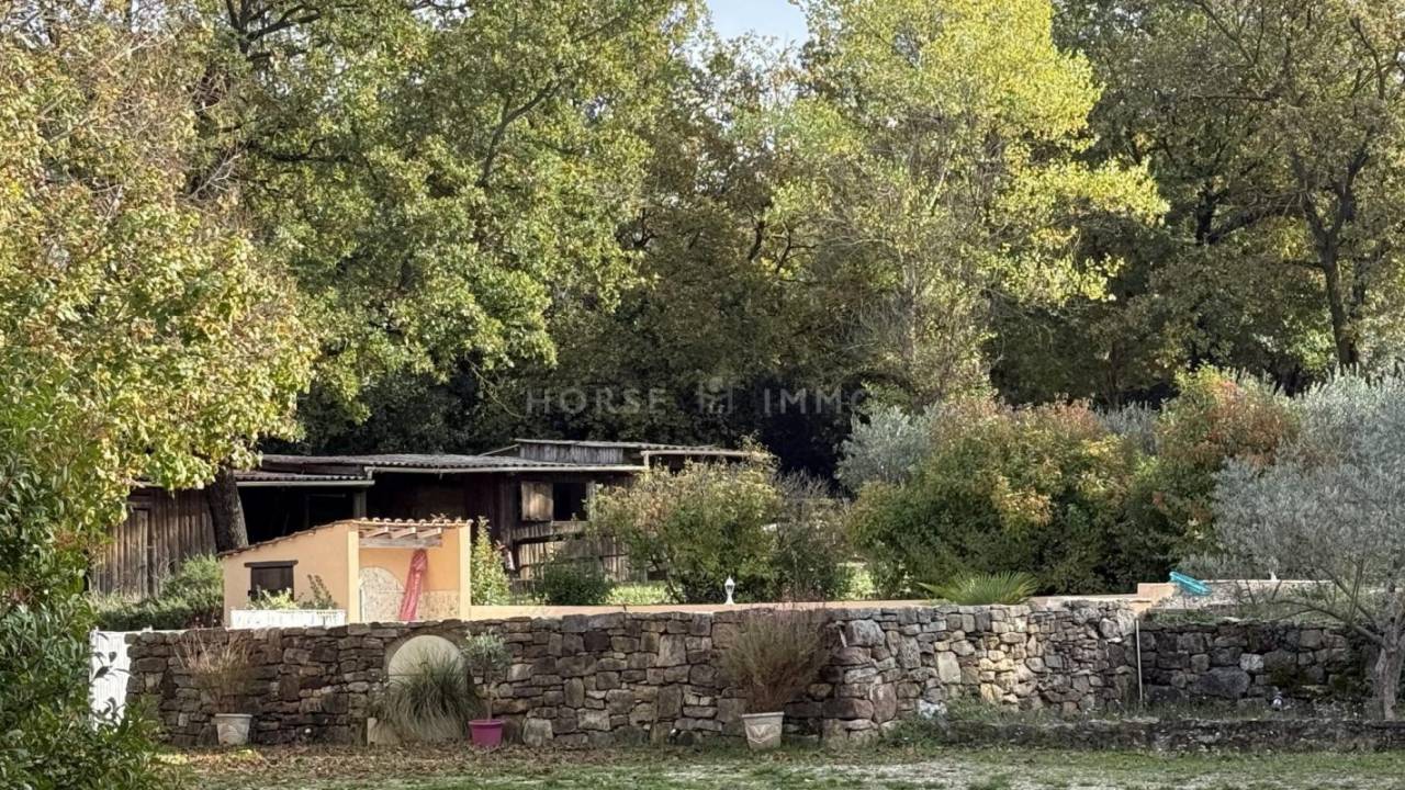 Propriet&agrave; equestre In vendita Var