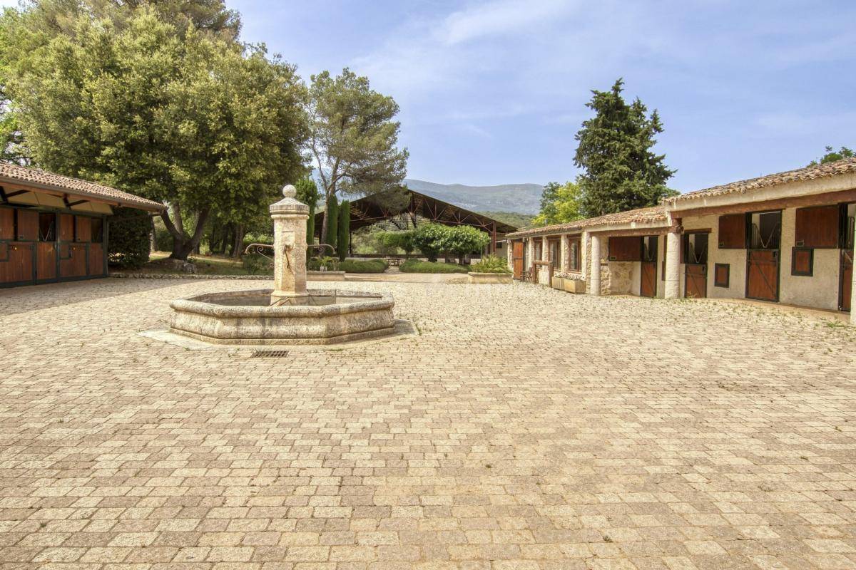 Centro di stagione cavallo In vendita Alpes-Maritimes