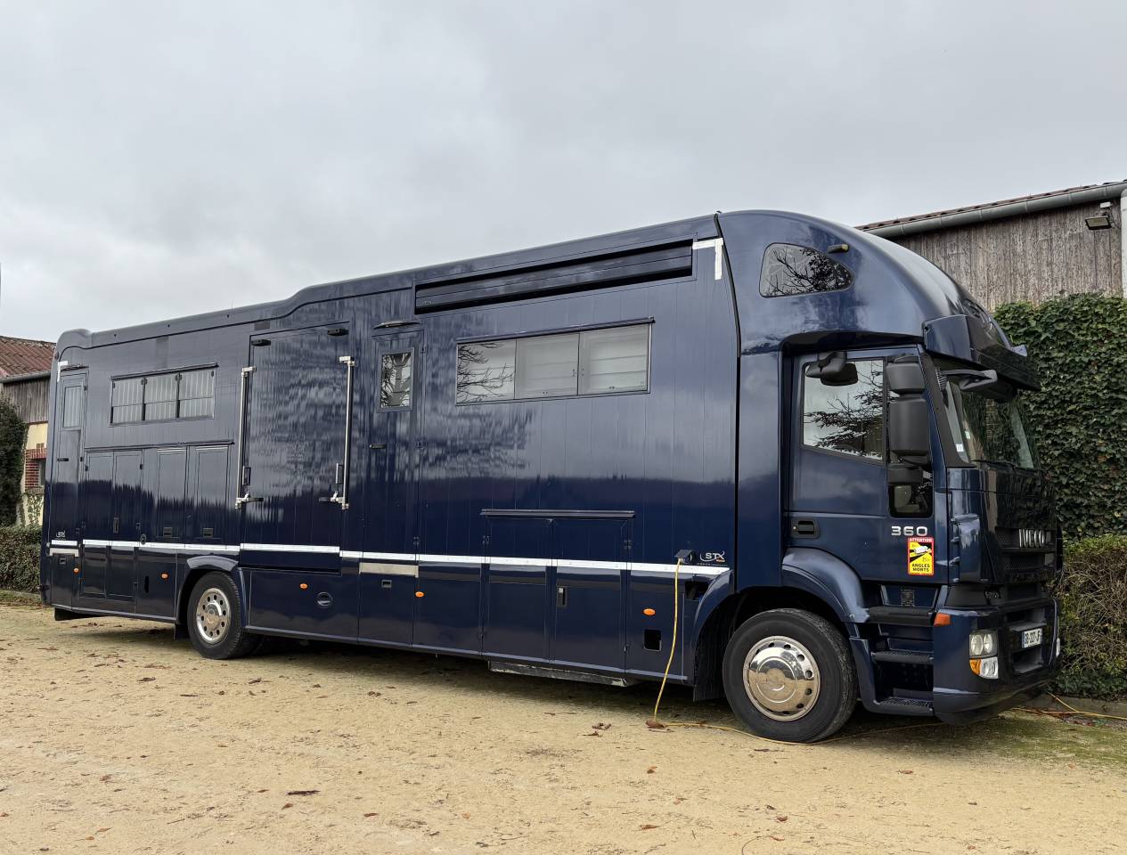 Camion per Cavalli Iveco STRALIS 2011 Occasione