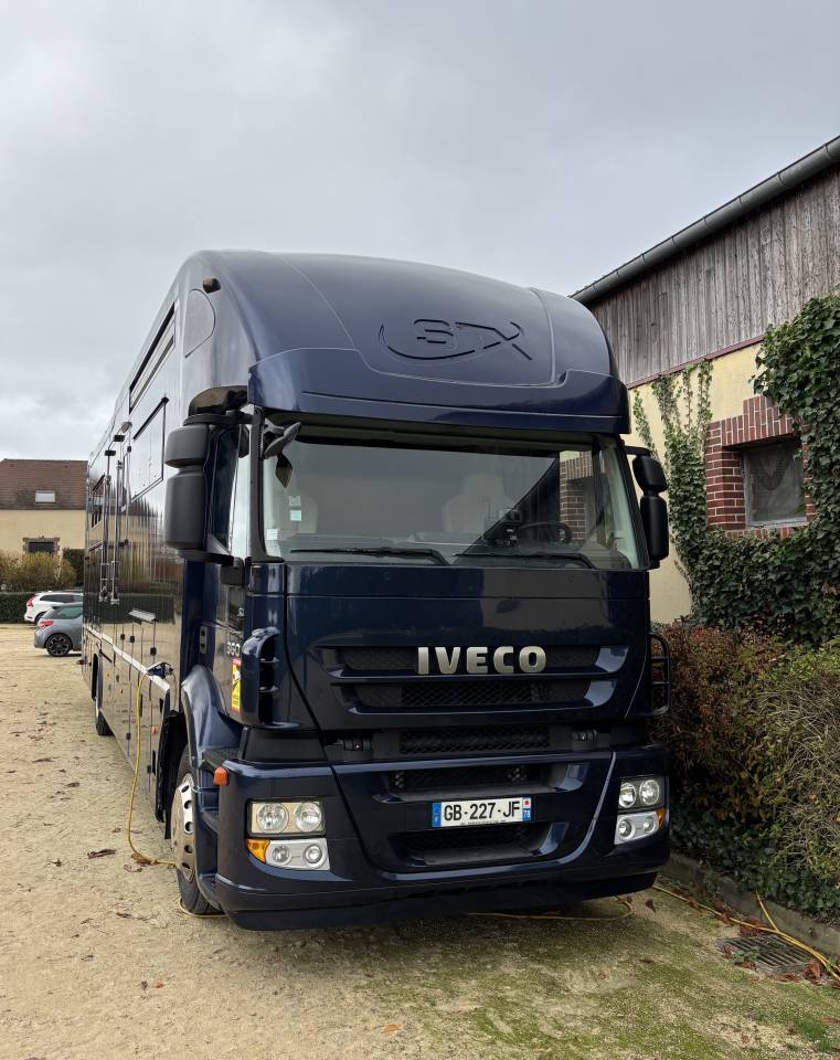 Camion per Cavalli Iveco STRALIS 2011 Occasione