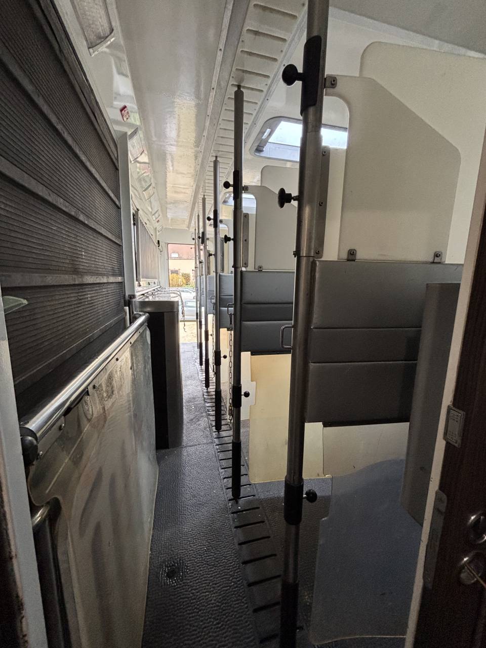 Camion per Cavalli Iveco STRALIS 2011 Occasione