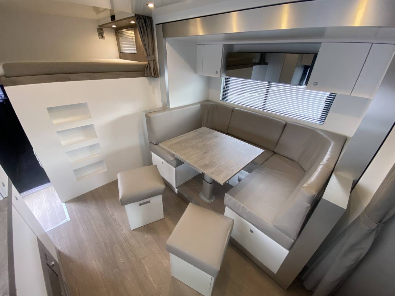 Camion per Cavalli AKX  2016 Occasione