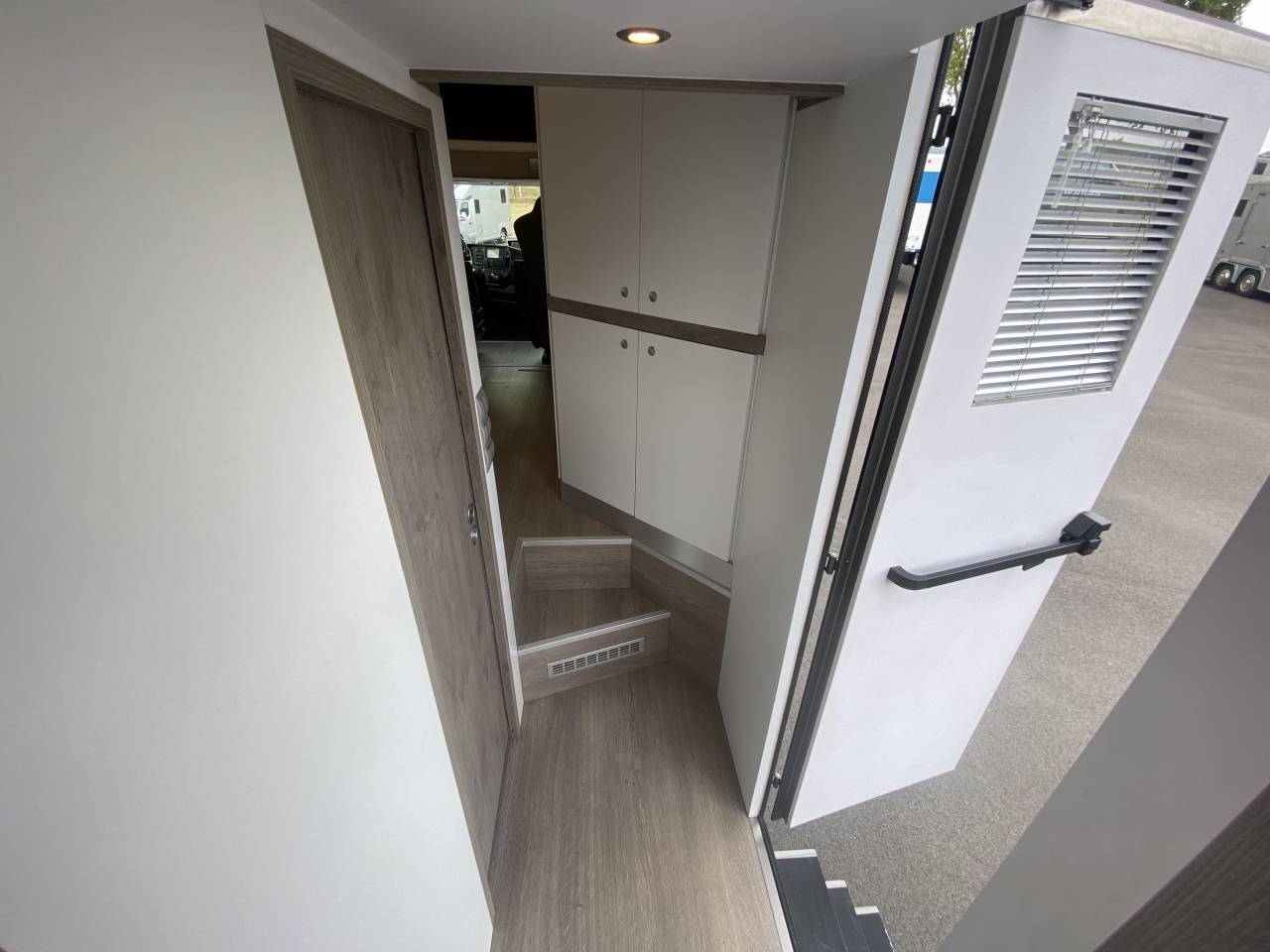 Camion per Cavalli AKX  2016 Occasione