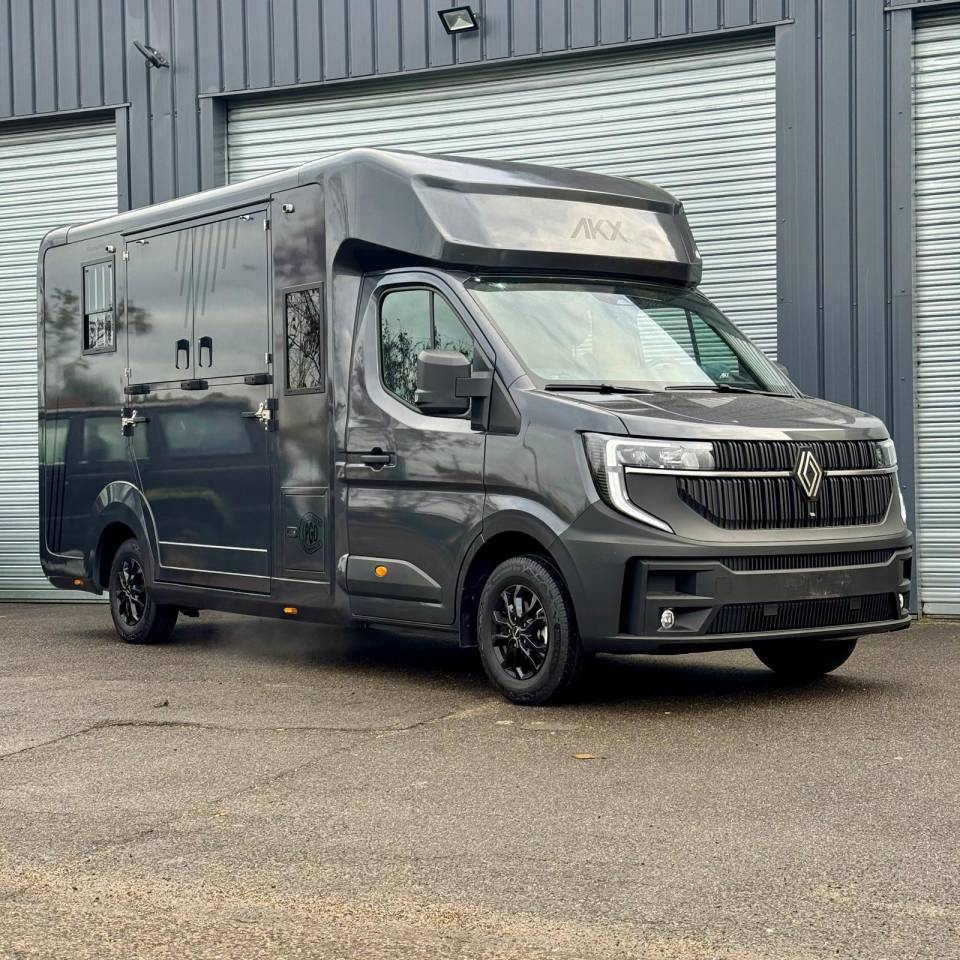 Van per Cavalli AKX Akx5 2025 Nuovo