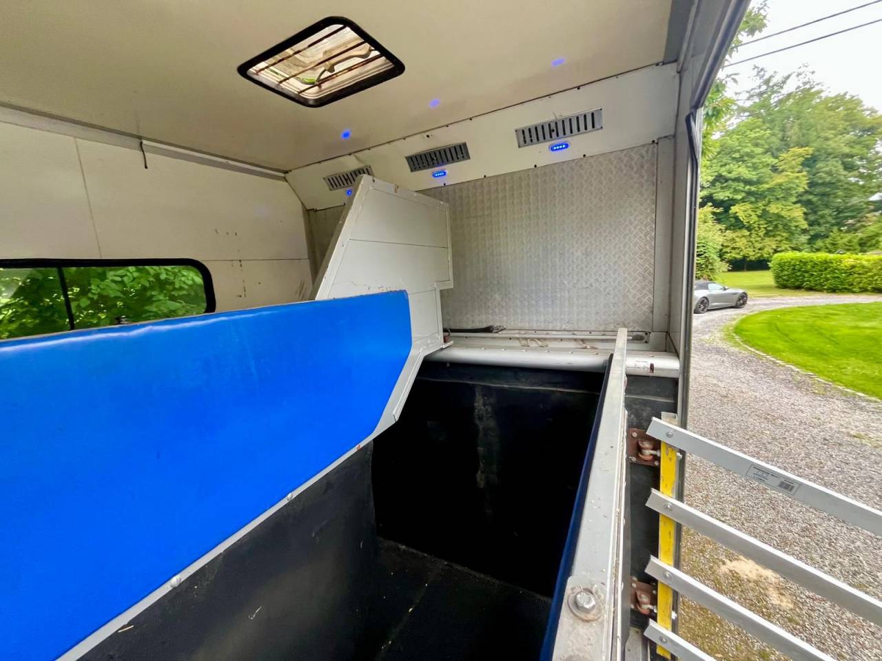 Camion per Cavalli Iveco  IVECO 280 hp 2001 Occasione