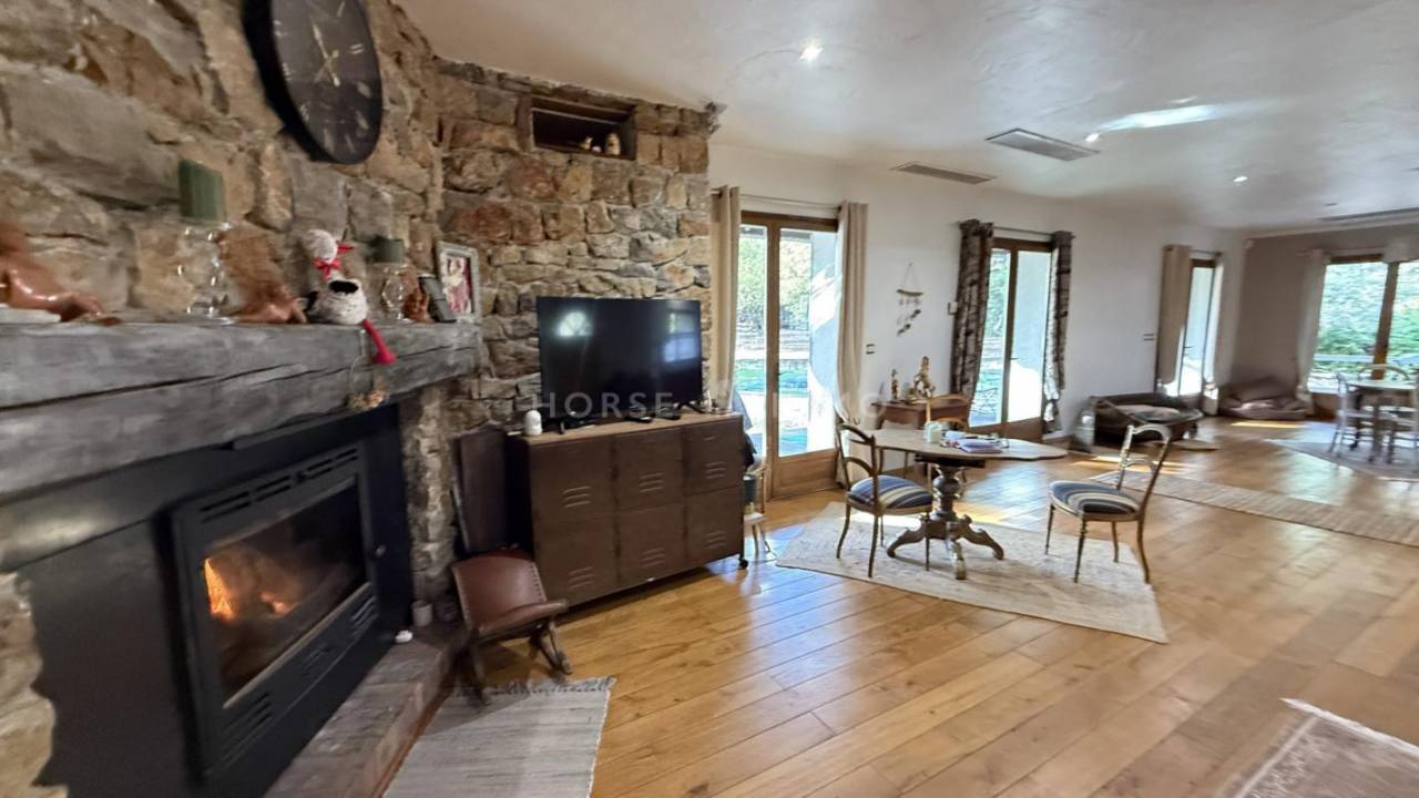 Propriet&agrave; equestre In vendita Var