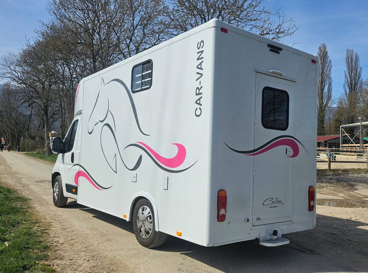 Van per Cavalli Fiat  Ducato 2,2 Diesel  180 chevaux 2023 Occasione